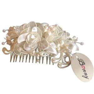 White and ivory floral hair comb / hairpiece for girl’s by Bonny New